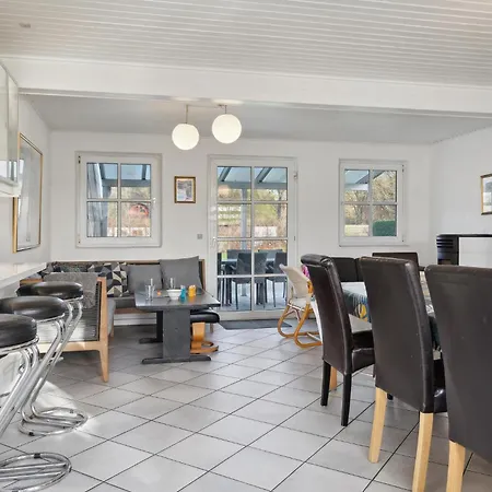 Gorgeous In With Kitchen Holiday home *