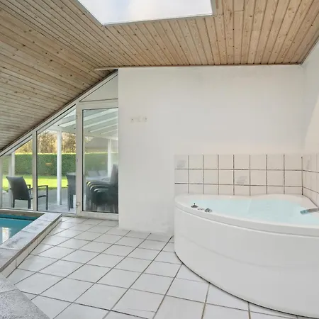 Holiday home Gorgeous In With Kitchen Otterup